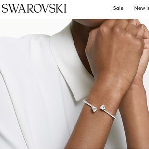 `Swarovski Double Heart Bangle